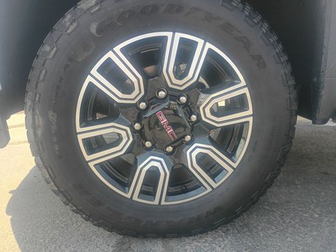 Used 2023 GMC Sierra 2500 AT4 w/ AT4 Premium Plus Package AWD/4WD image 21