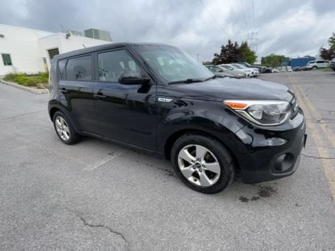 Used 2017 Kia Soul FWD image 2