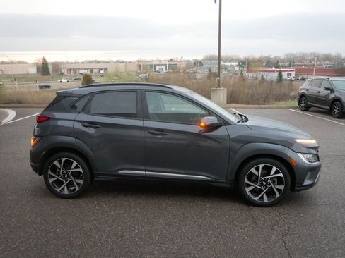 Used 2023 Hyundai Kona Limited AWD/4WD image 4