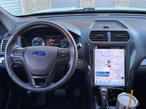 Used 2016 Ford Explorer XLT AWD/4WD image 3