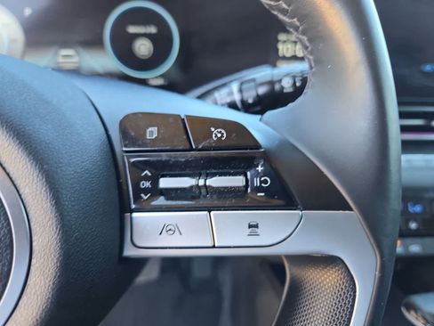 Used 2023 Hyundai Elantra Limited FWD image 24