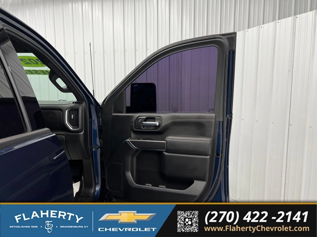 Used 2021 GMC Sierra 3500 AT4 w/ Gooseneck/5TH Wheel Package AWD/4WD image 14