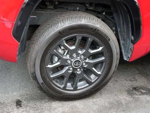 Used 2023 Toyota Tundra Platinum AWD/4WD image 12