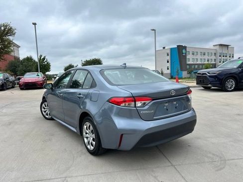 Used 2025 Toyota Corolla LE FWD image 5