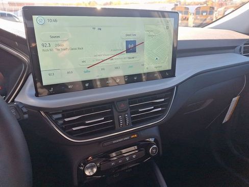 New 2025 Ford Escape SE w/ PHEV Premium Package FWD image 17