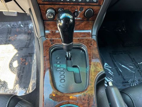 Used 2002 Ford Thunderbird RWD image 19
