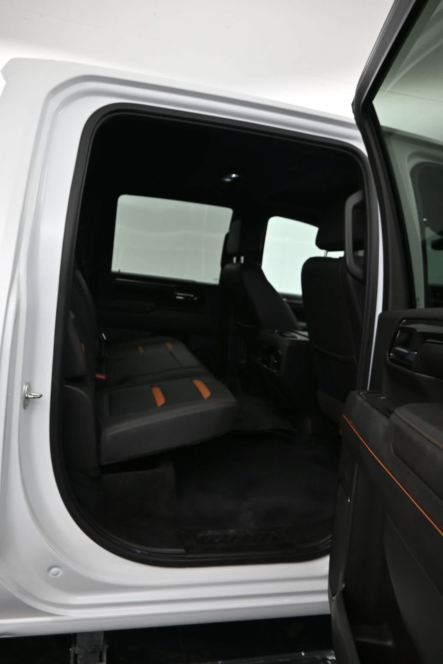Used 2024 GMC Sierra 2500 AT4 w/ AT4 Premium Plus Package AWD/4WD image 28