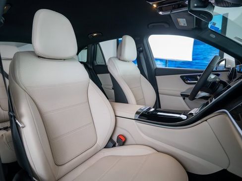 Certified 2025 Mercedes-Benz GLC 300 4MATIC image 28