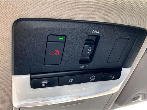 Used 2023 Nissan Altima 2.5 SR w/ SR Premium Package FWD image 35