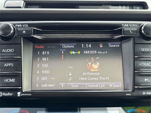 Used 2017 Toyota RAV4 SE image 34