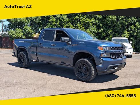 Used 2019 Chevrolet Silverado 1500 Custom w/ Trailering Package image 1