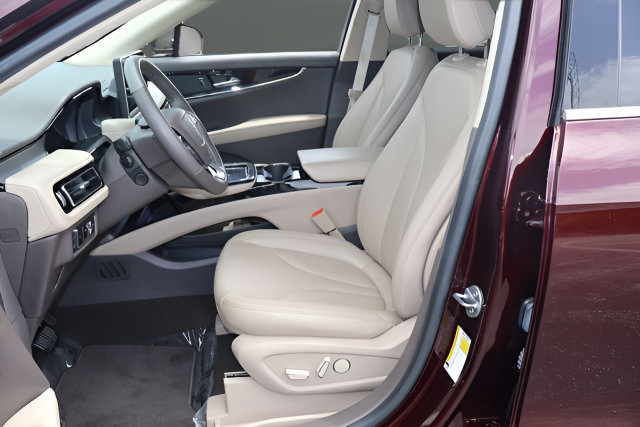 Used 2022 Lincoln Nautilus FWD w/ Premium Package image 14