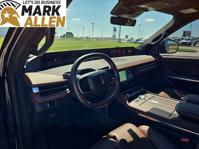 Used 2025 Lincoln Navigator Reserve AWD/4WD image 10