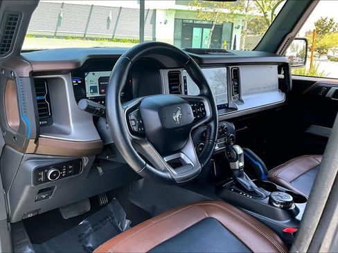 Used 2023 Ford Bronco Outer Banks AWD/4WD image 13