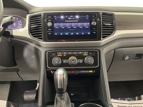 Used 2023 Volkswagen Atlas SE image 20