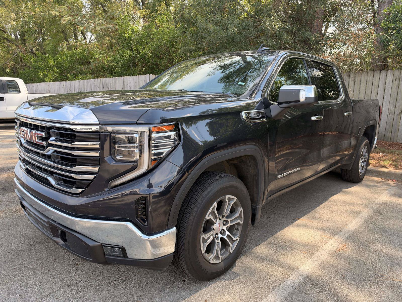 Used 2024 GMC Sierra 1500 SLT RWD image 3