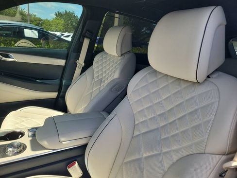 Certified 2025 Genesis GV80 3.5T Prestige AWD/4WD image 18