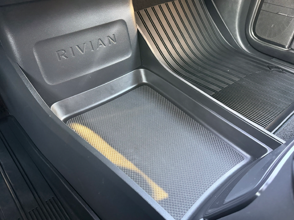 Used 2023 Rivian R1S Adventure Quad AWD/4WD image 18