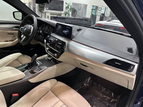 Used 2018 BMW 540i RWD image 37