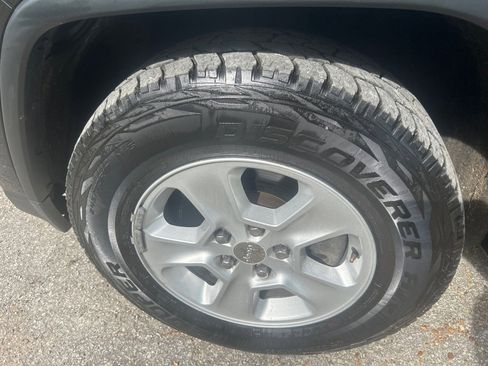 Used 2014 Jeep Grand Cherokee Laredo w/ Quick Order Package 23E image 22