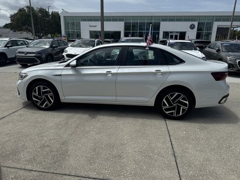 Certified 2023 Volkswagen Jetta SEL FWD image 7