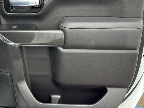 Used 2022 GMC Sierra 3500 AT4 w/ AT4 Preferred Package image 21