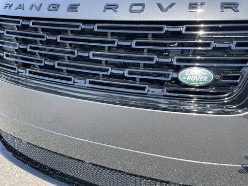 New 2026 Land Rover Range Rover Velar Dynamic SE AWD/4WD image 33