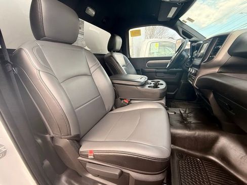 Used 2022 RAM 4500 Tradesman RWD image 10