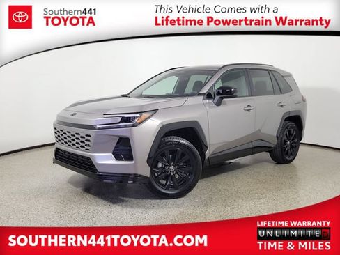 Used 2026 Toyota RAV4 SE FWD image 1