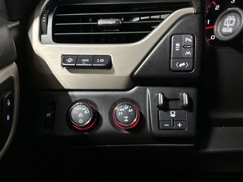 Used 2016 GMC Yukon Denali w/ Open Road Package AWD/4WD image 19