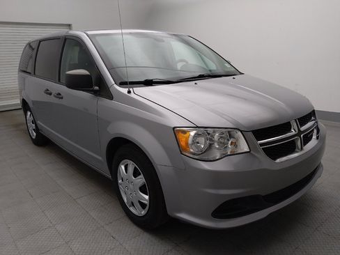Used 2020 Dodge Grand Caravan SE FWD image 13