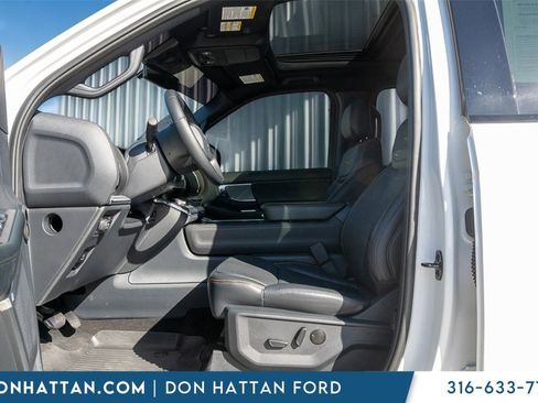 Used 2025 Ford Expedition Tremor image 3