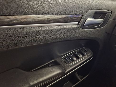 Used 2022 Chrysler 300 Touring L RWD image 15