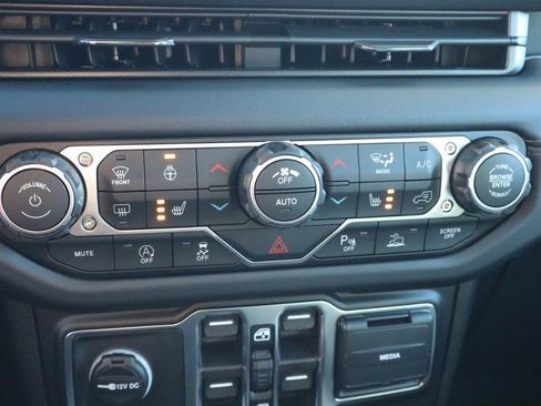 New 2026 Jeep Gladiator Mojave AWD/4WD image 8