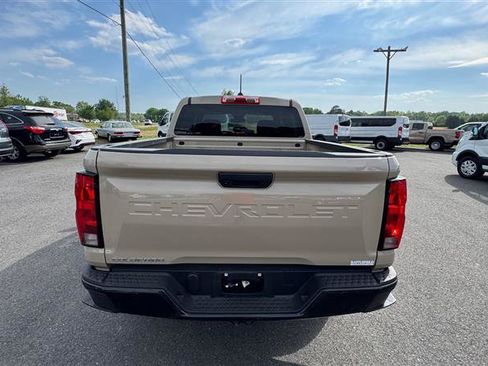 Used 2024 Chevrolet Colorado W/T image 16
