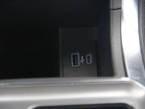 Used 2022 Ford Edge Titanium w/ Equipment Group 301A AWD/4WD image 18