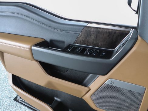 Used 2024 Ford F250 Lariat w/ Chrome Package image 23