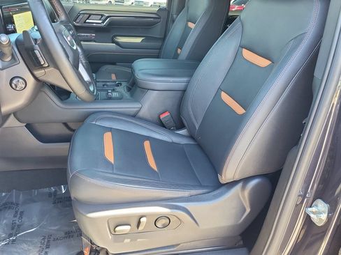 Used 2024 GMC Sierra 1500 AT4 w/ Technology Package AWD/4WD image 13