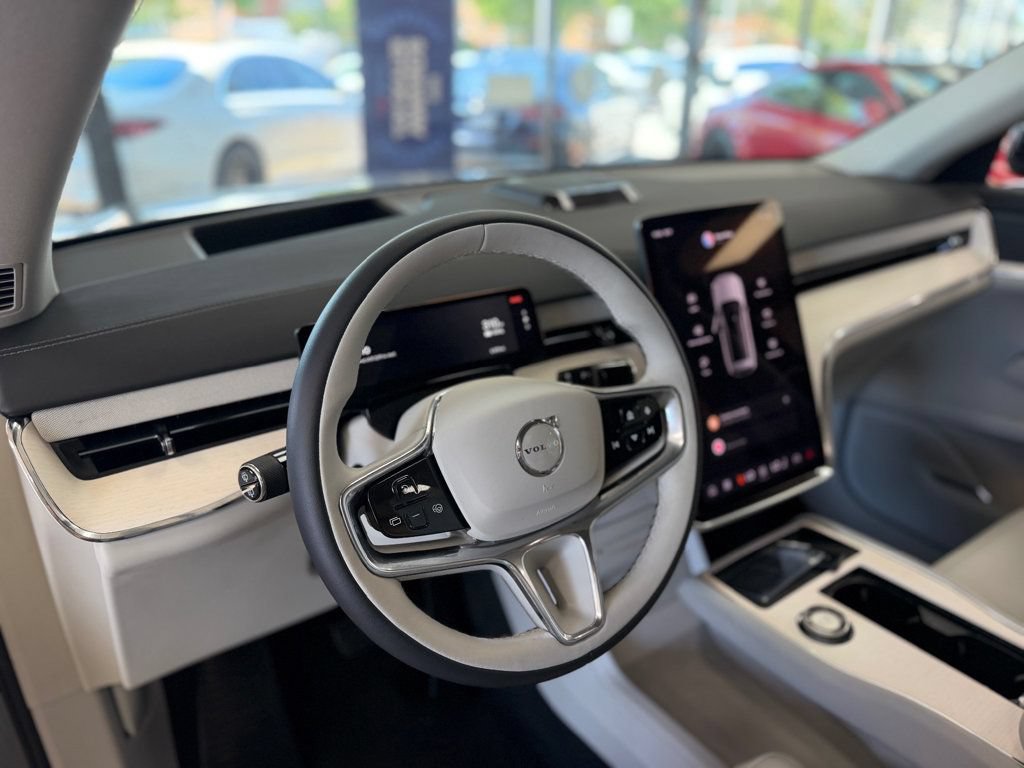 Used 2025 Volvo EX90 Ultra AWD/4WD image 18