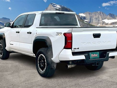 Used 2024 Toyota Tacoma TRD Off-Road image 13