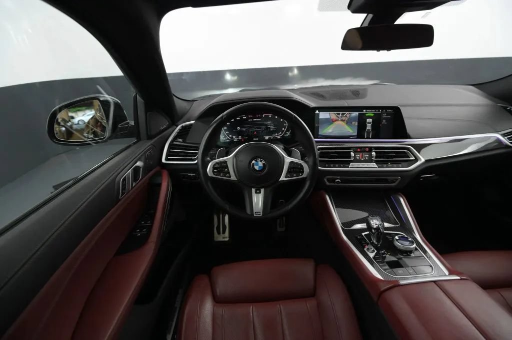 Used 2021 BMW X6 M50i AWD/4WD image 27