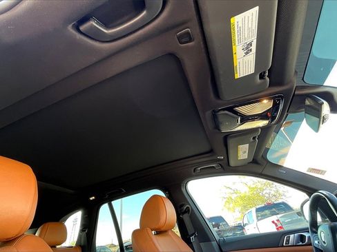 Used 2022 BMW X5 xDrive40i w/ Premium Package image 22