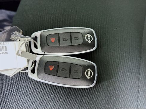 Certified 2024 Nissan Kicks S image 31