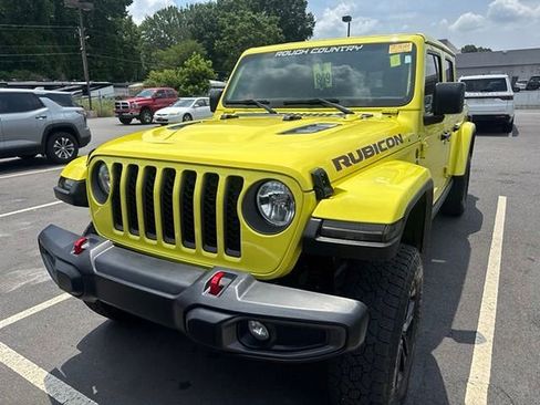 Used 2023 Jeep Gladiator Rubicon w/ Cold Weather Group AWD/4WD image 2