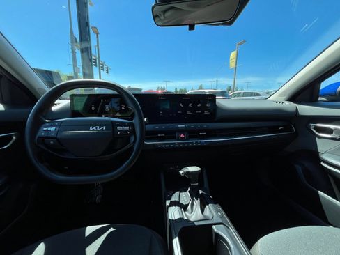 Used 2025 Kia K4 FWD image 34