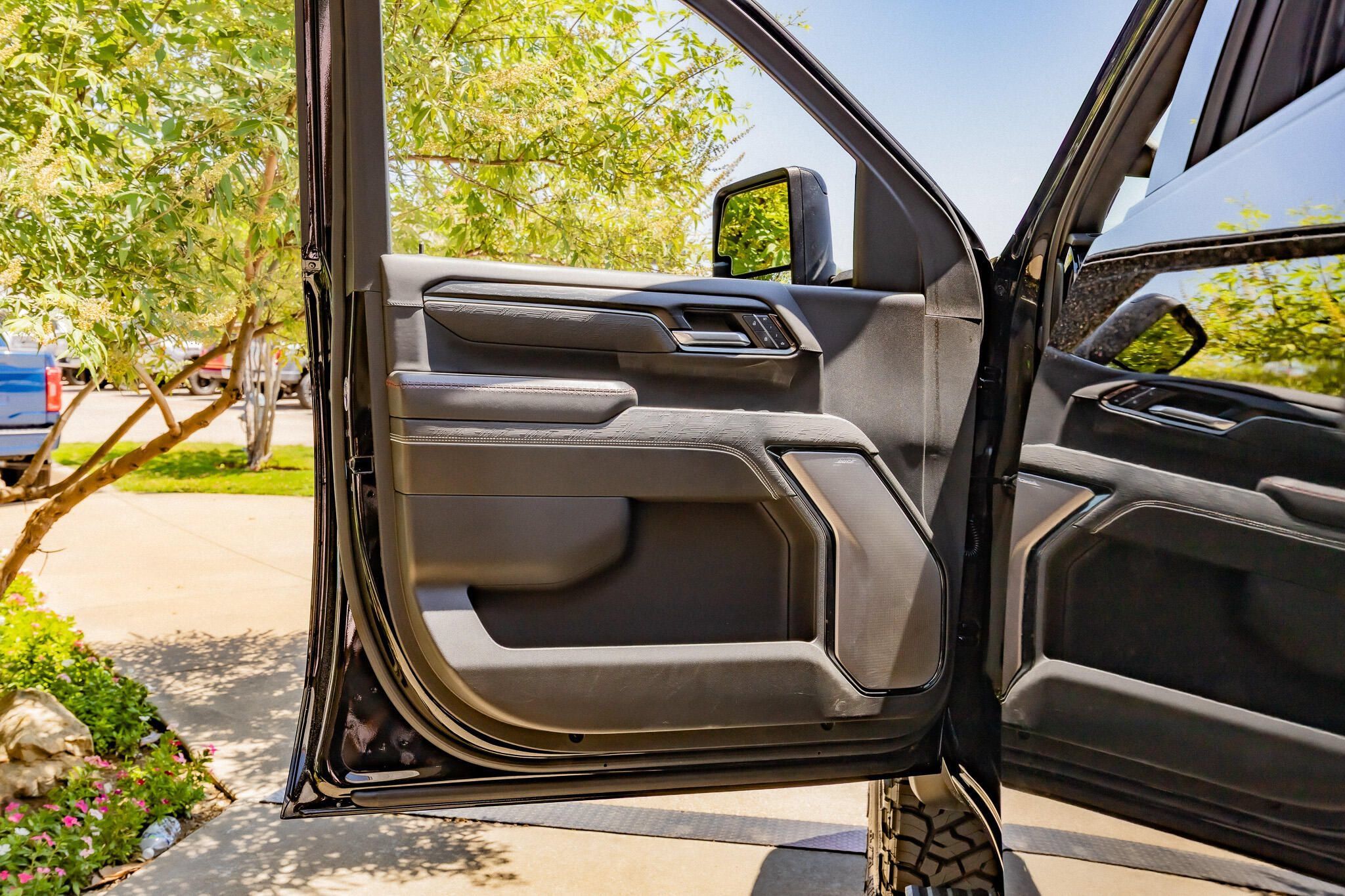 Used 2024 GMC Sierra 2500 AT4X AWD/4WD image 37