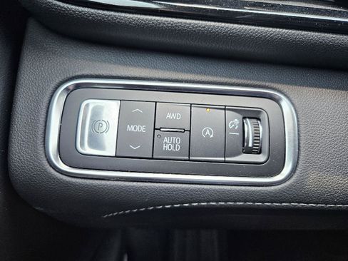 Used 2026 Buick Enclave Preferred AWD/4WD image 18
