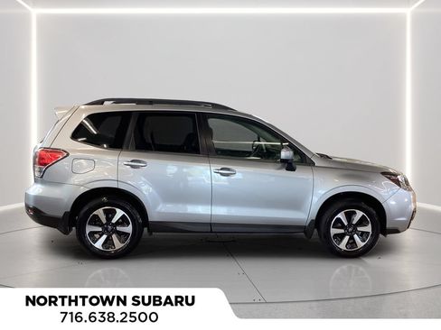 Used 2018 Subaru Forester 2.5i Limited AWD/4WD image 2