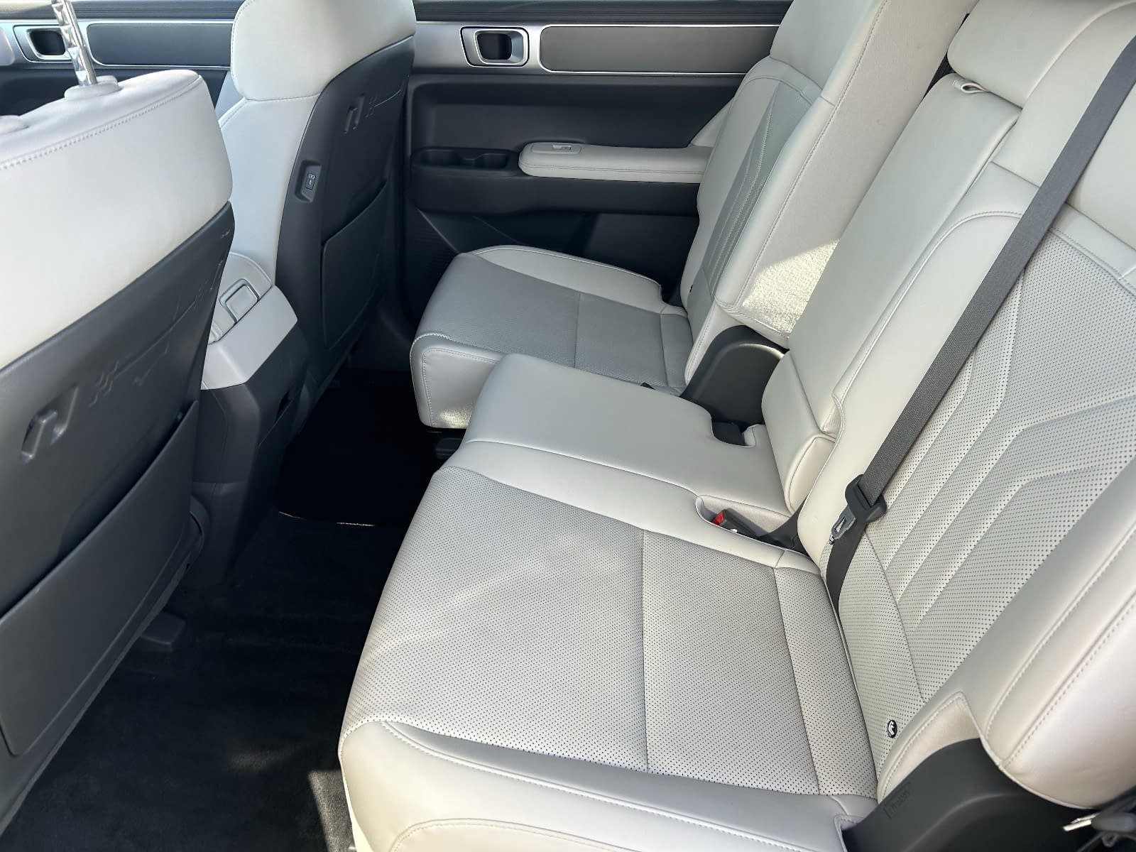 Used 2025 Hyundai Santa Fe SEL FWD image 21
