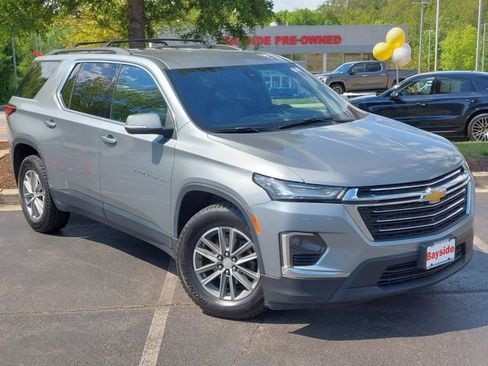 Used 2023 Chevrolet Traverse LT w/ Rear Camera Mirror Package AWD/4WD image 2